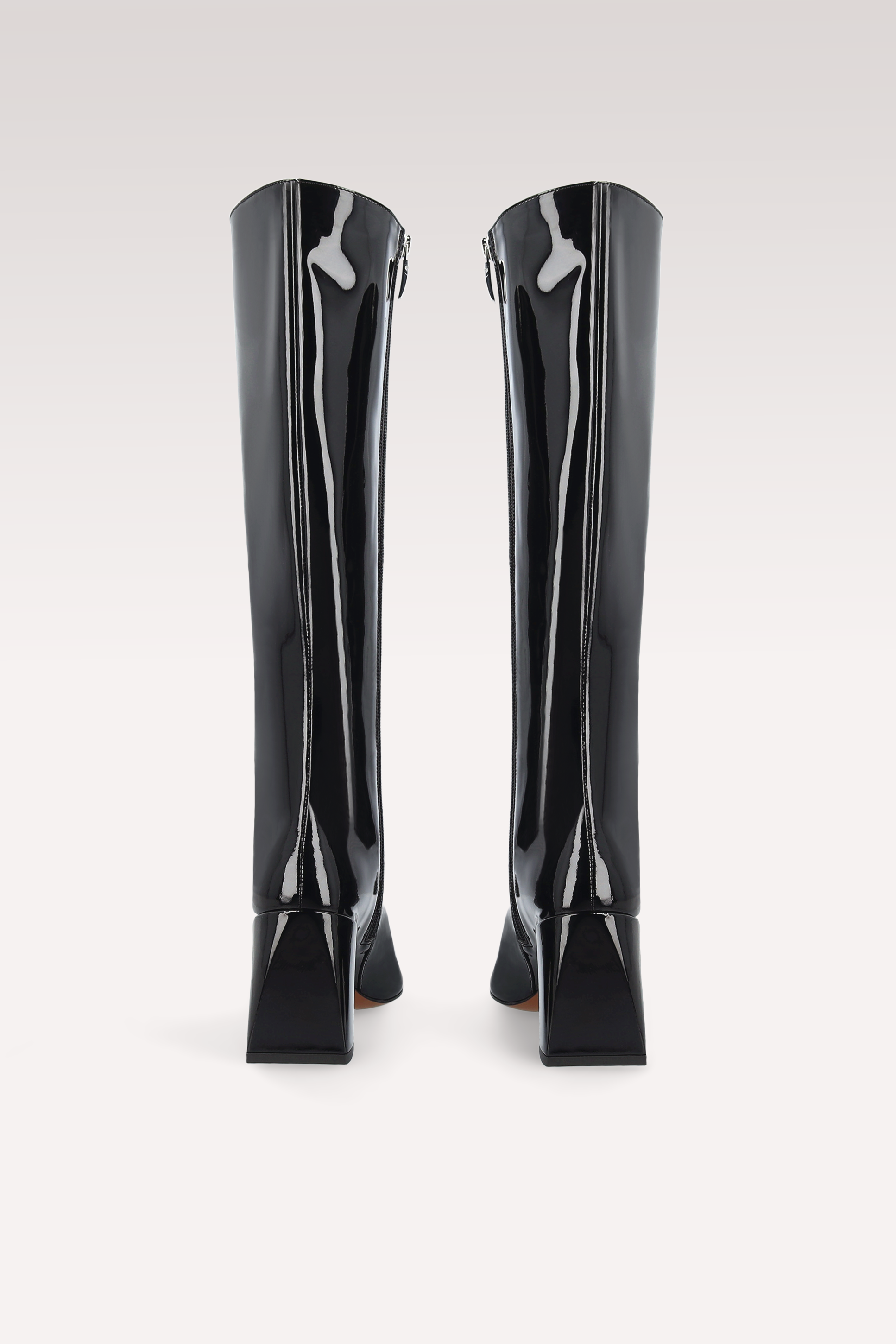 MONICA 03 БОТУШИ ОТ ЧЕРЕН ЛАК ЕСТЕСТВЕНА КОЖА