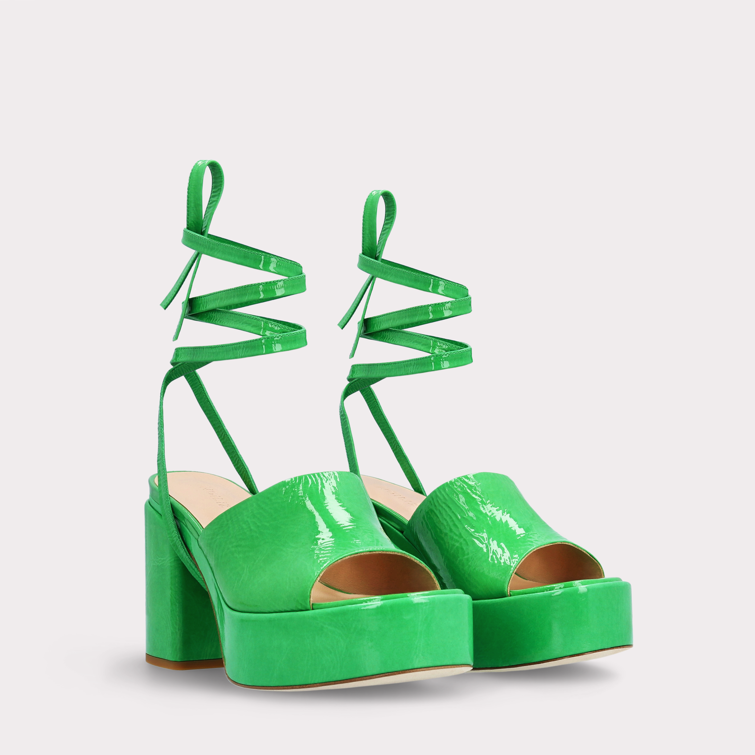 AKAADA 02 САНДАЛИ ОТ ЗЕЛЕН НАМАЧКАН ЛАК