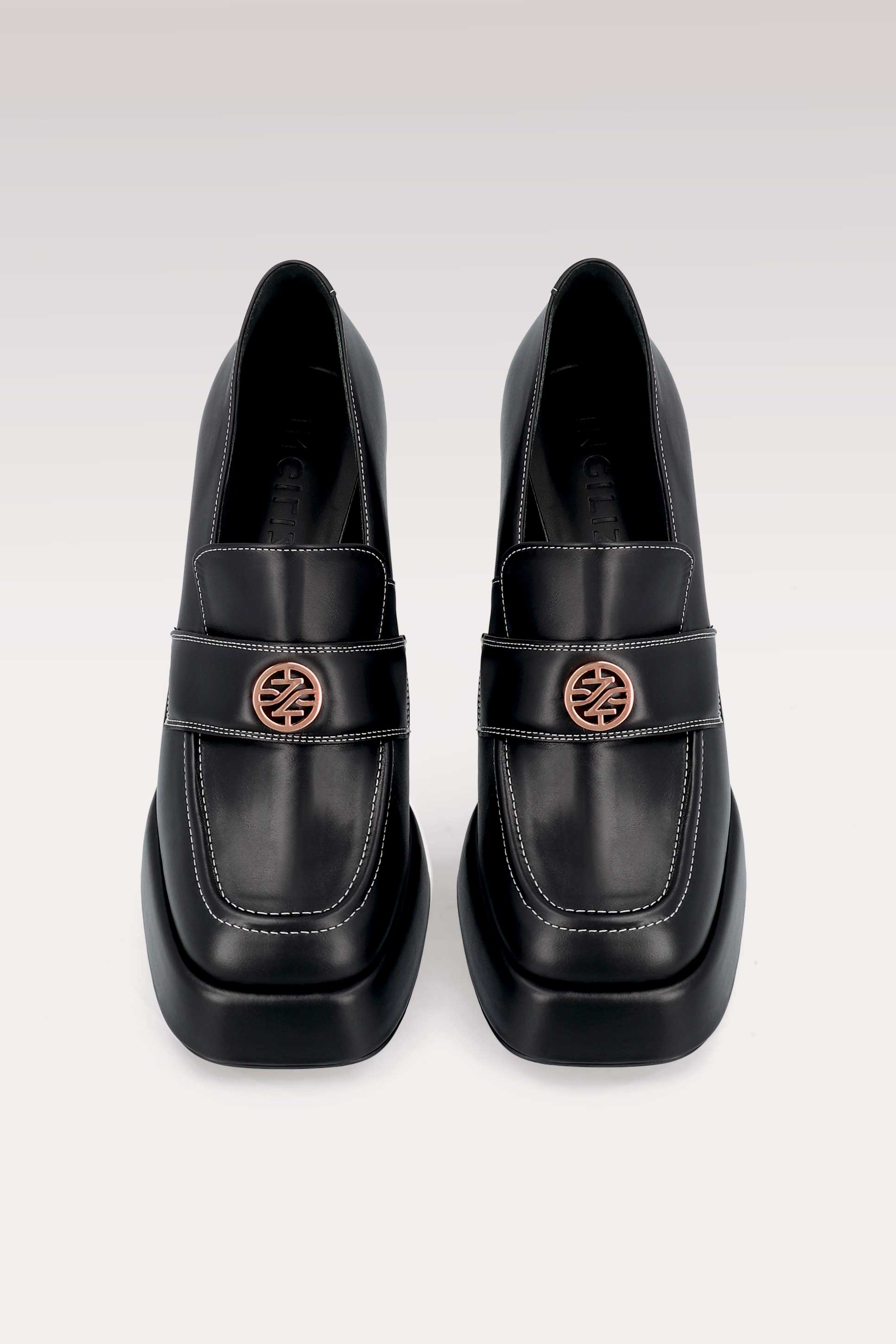 CINDY MOK 02 ОБУВКИ И ЧАНТА CARRIE ОТ ЧЕРНА ГЛАДКА КОЖА С КОНТРАСТЕН ШЕВ