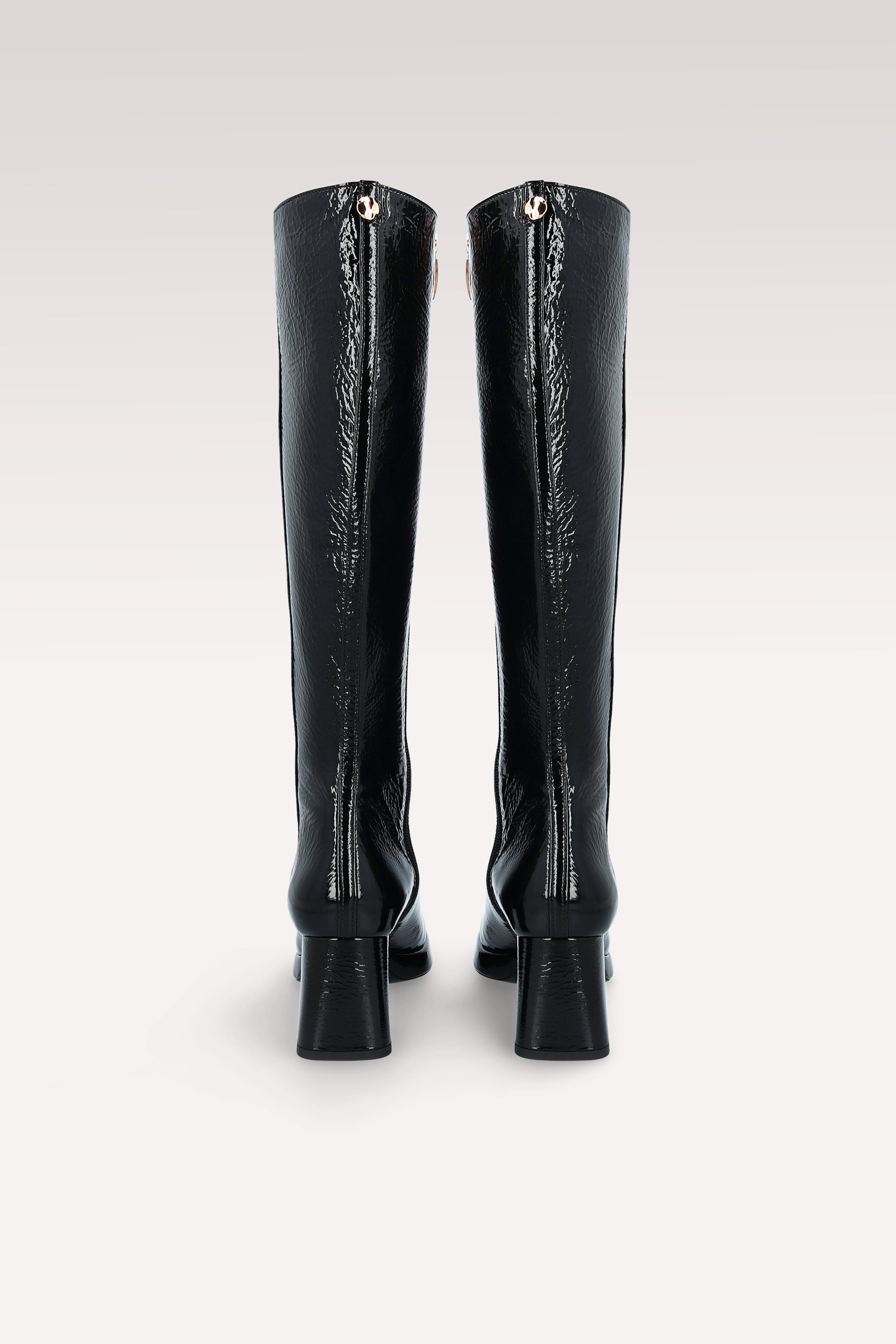 CONNIE 01 БОТУШИ НА ПЛАТФОРМА ОТ ЧЕРНА МАЧКАН ЛАК ЕСТЕСТВЕНА КОЖА