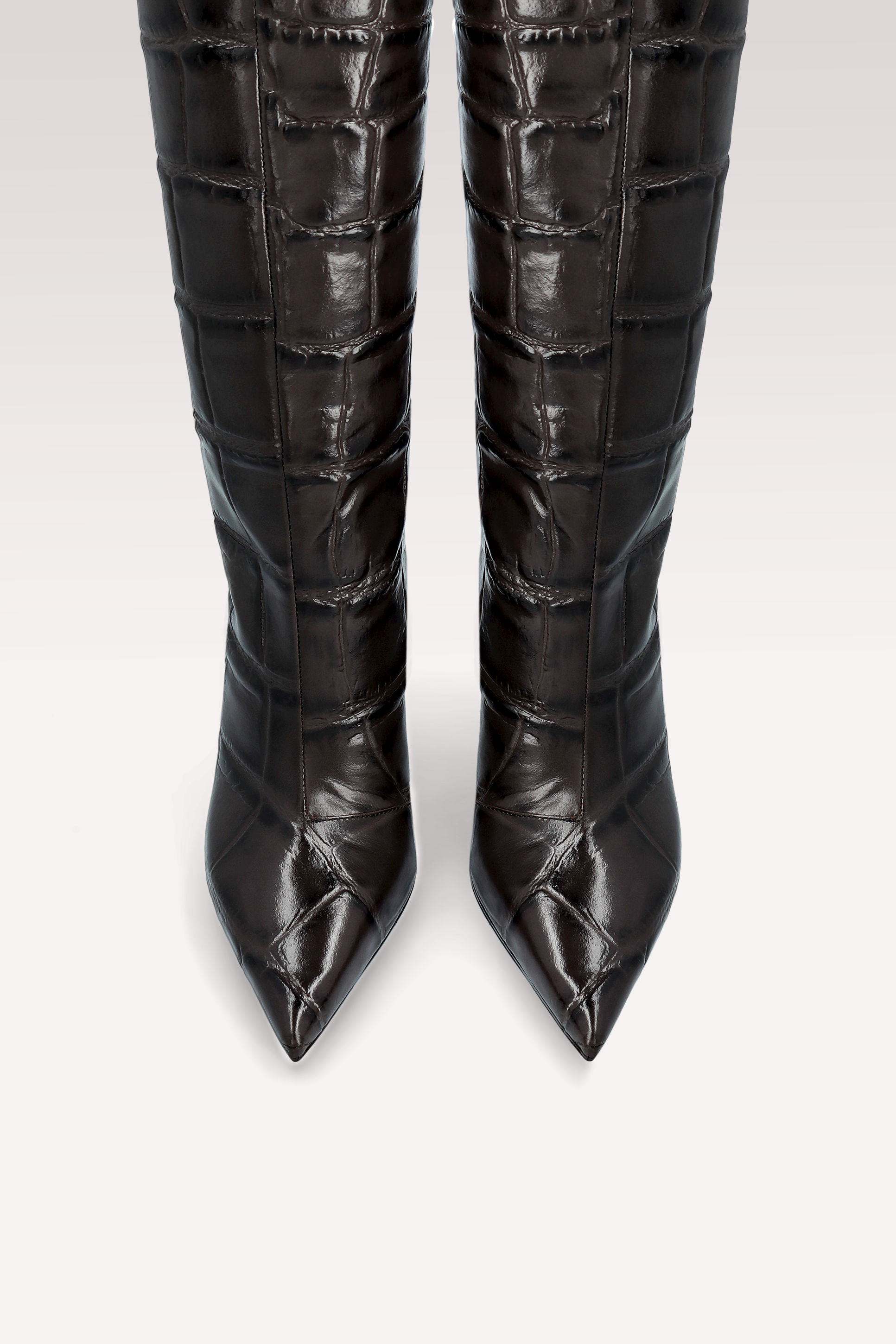 ZEUDI БОТУШИ И DALIA ЧАНТА ОТ КАФЯВА КРОКО ЩАМПОВАНА КОЖА