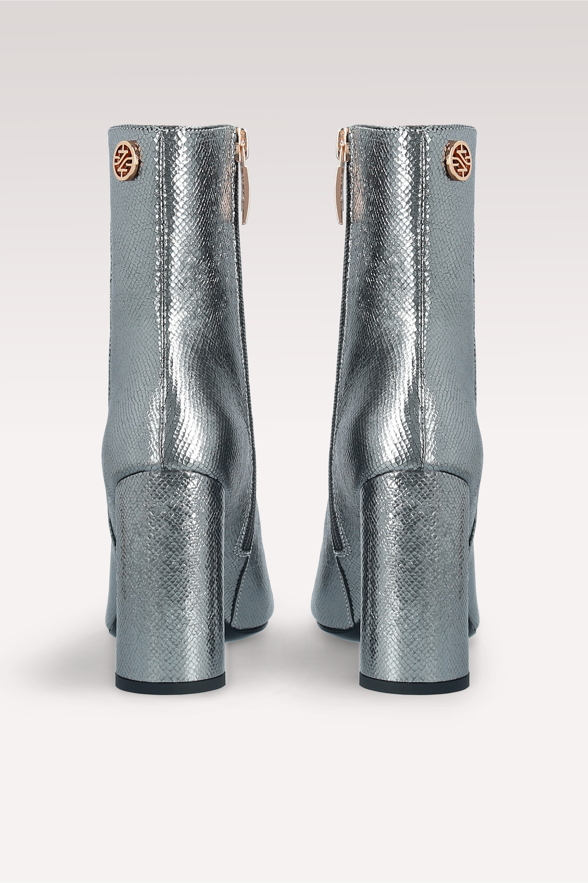 DAFNE 02 БОТИ ОТ ТЪМНО СРЕБЪРНА ЗМИЙСКИ ЩАМПОВАНА КОЖА