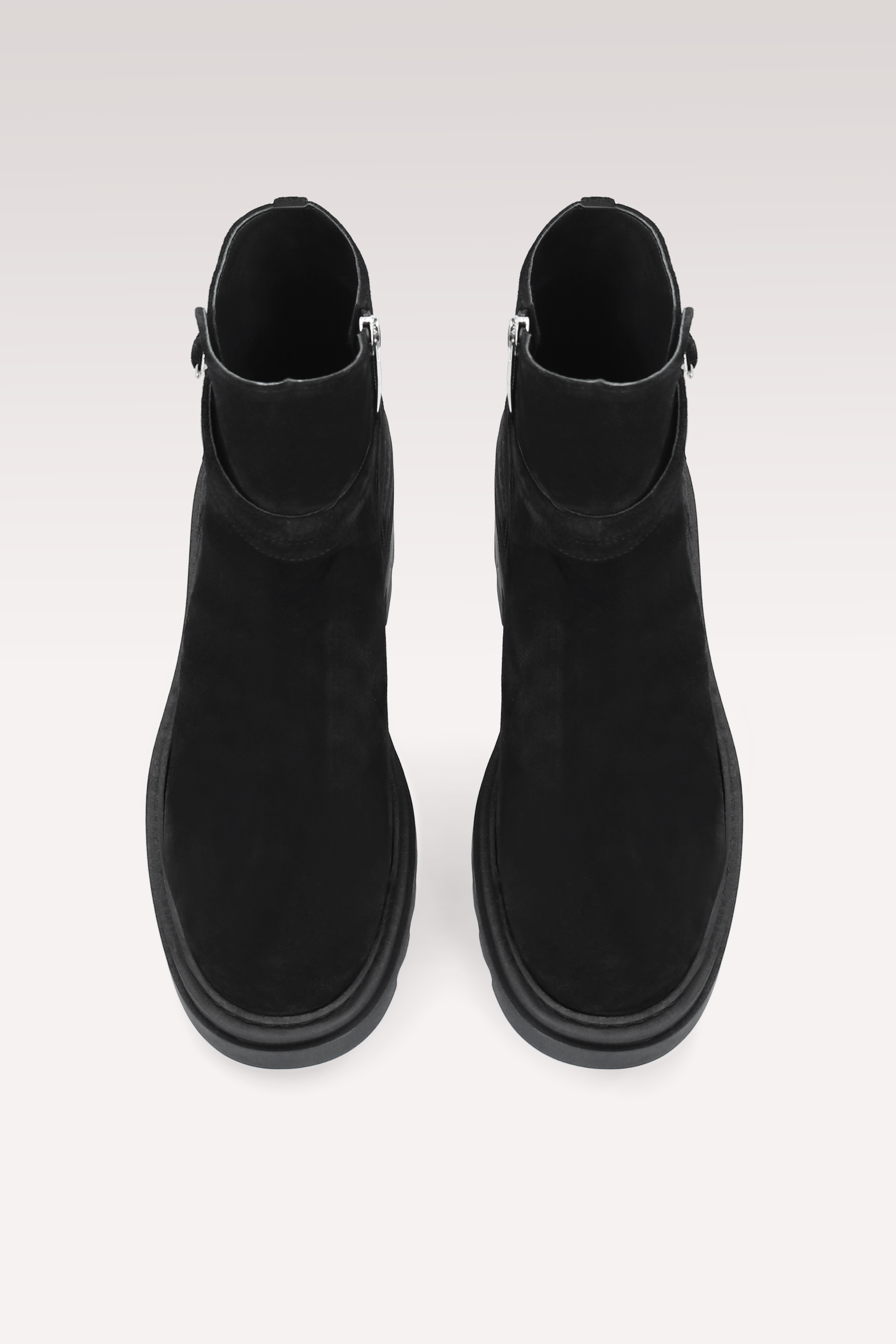 VANESSA БОТИ ОТ ЧЕРНА ВЕЛУРЕНА КОЖА