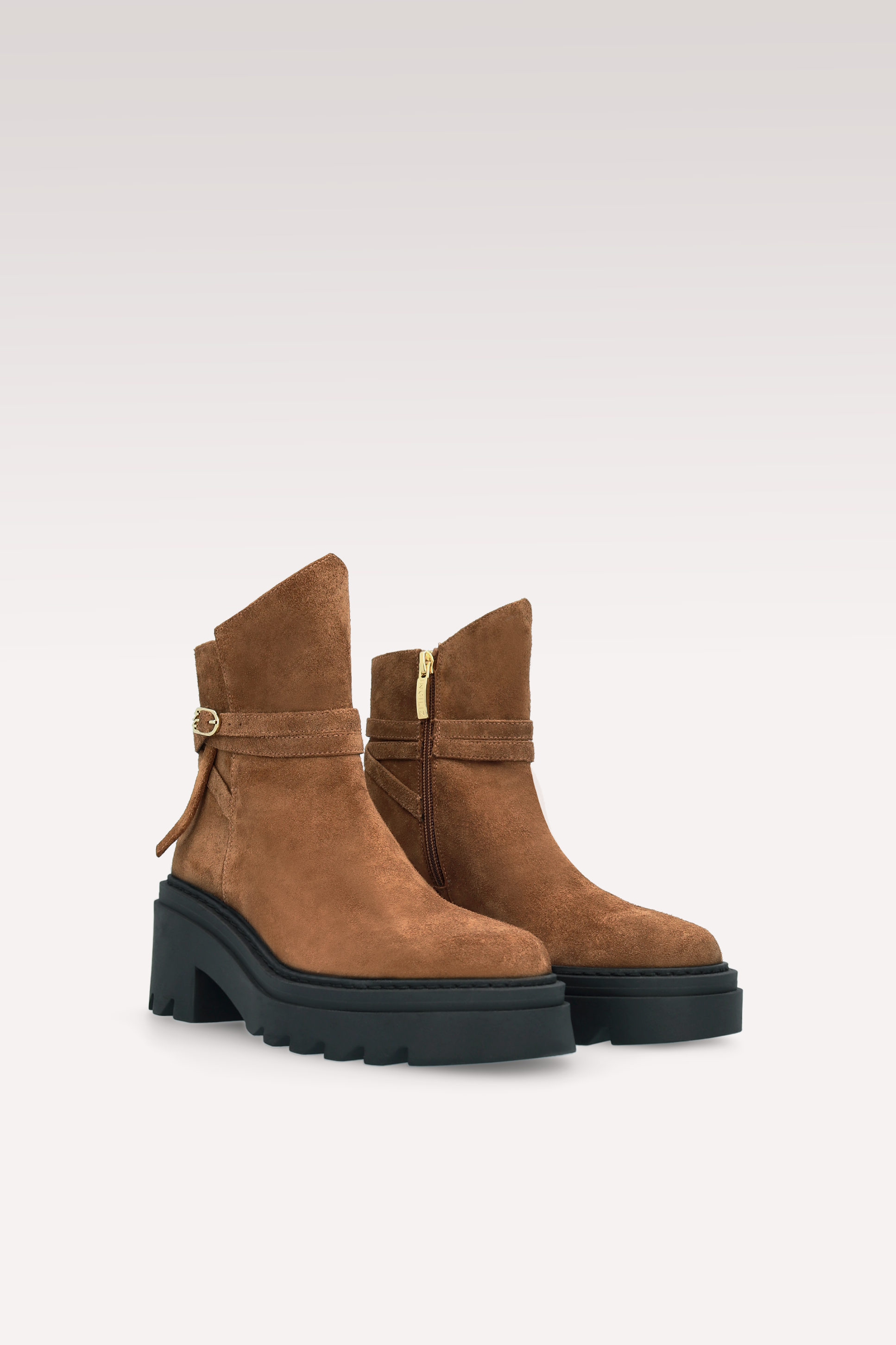 VANESSA БОТИ ОТ КАФЯВА ВЕЛУРЕНА КОЖА