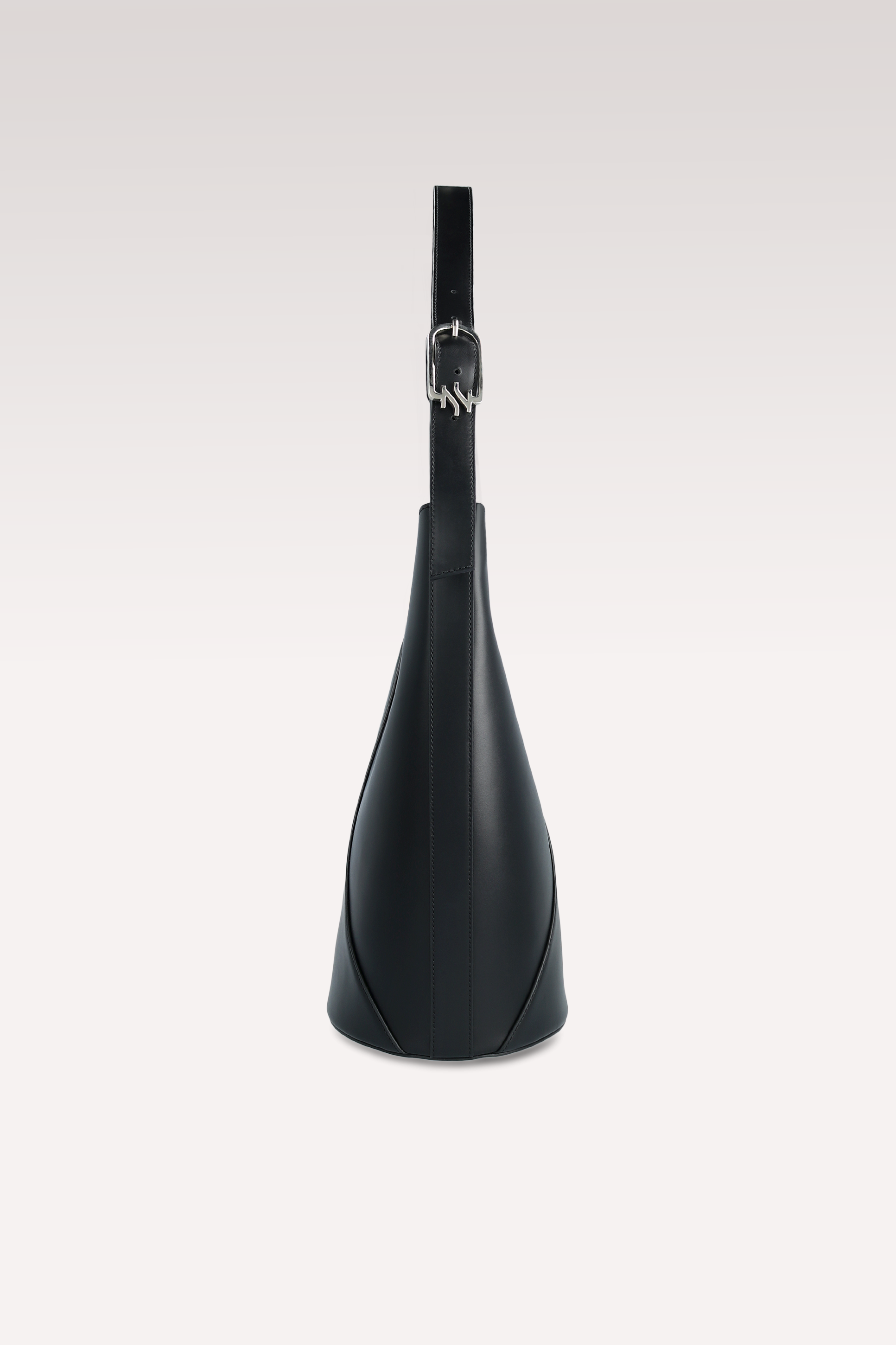 BLOOM ГОЛЯМА ЧАНТА ОТ ЧЕРНА ГЛАДКА КОЖА