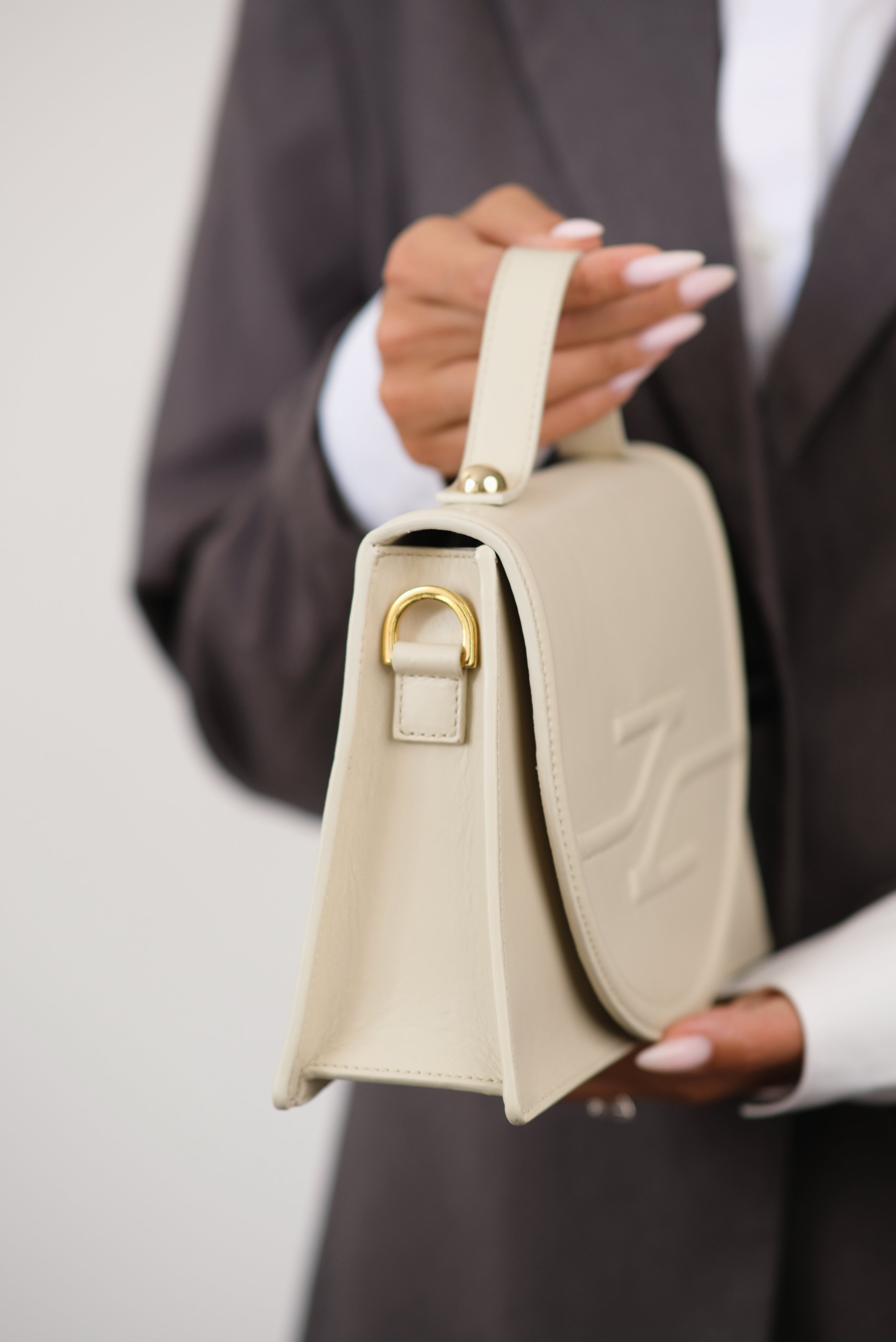 COLETTE ЧАНТА ОТ БЕЖОВА ГЛАДКА КОЖА