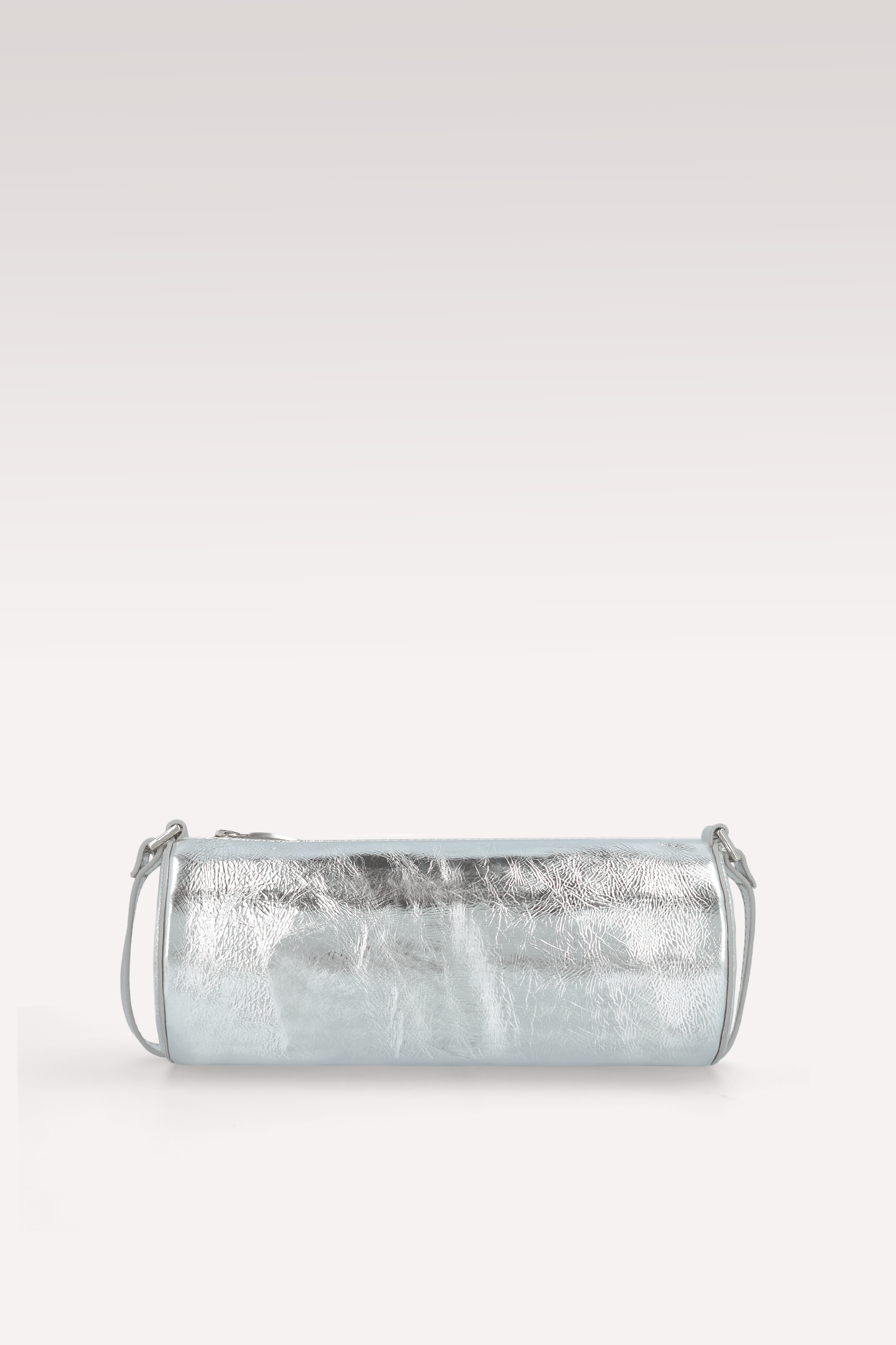 FIONA ЧАНТА ОТ СРЕБРИСТ МЕТАЛИК НАМАЧКАНА КОЖА