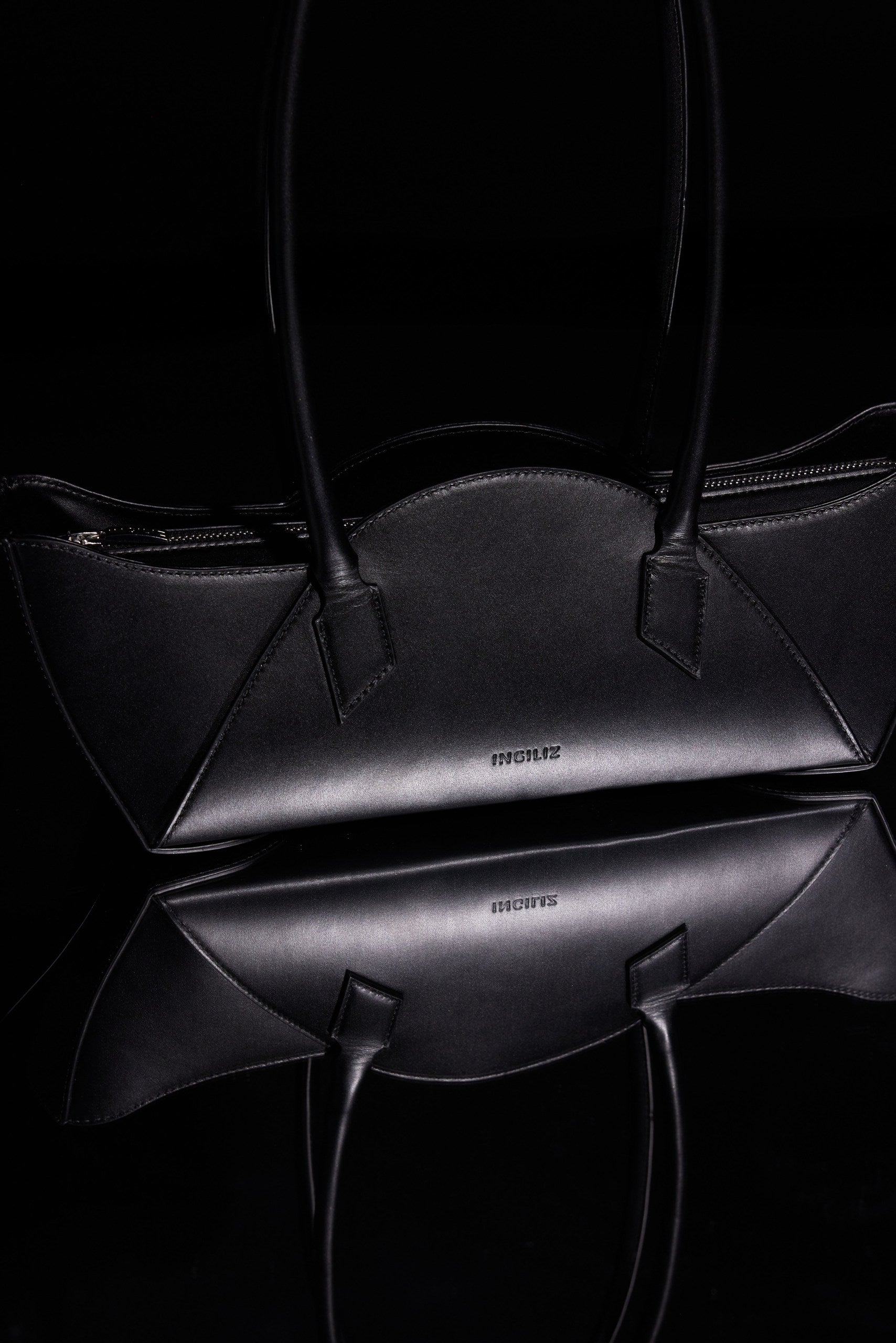 ZOE БОТИ И DAISY ЧАНТА ОТ ЧЕРНА ГЛАДКА КОЖА