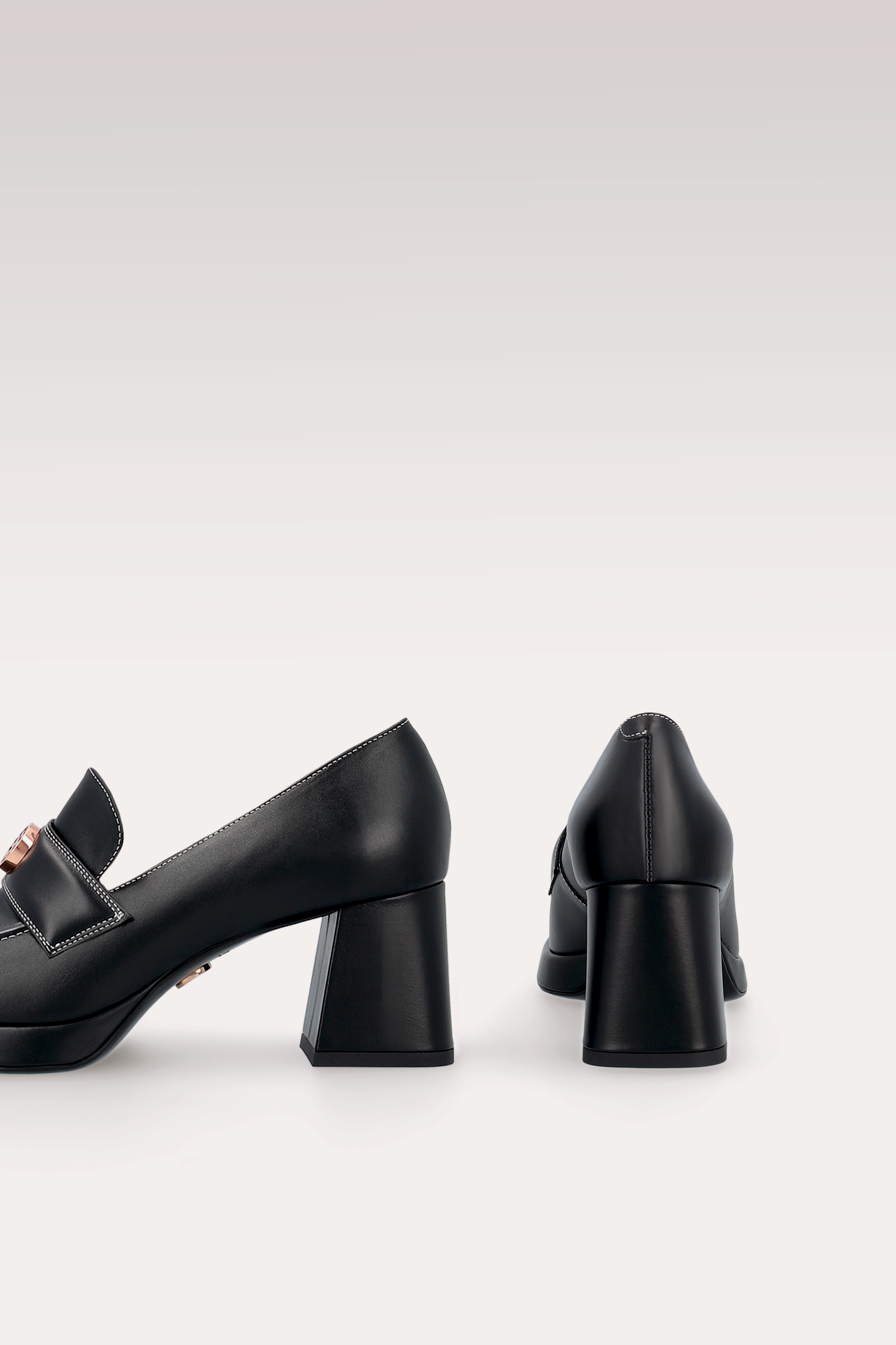 CONNIE MOK 02 ОБУВКИ ОТ ЧЕРНА ГЛАДКА КОЖА С КОНТРАСТЕН ШЕВ