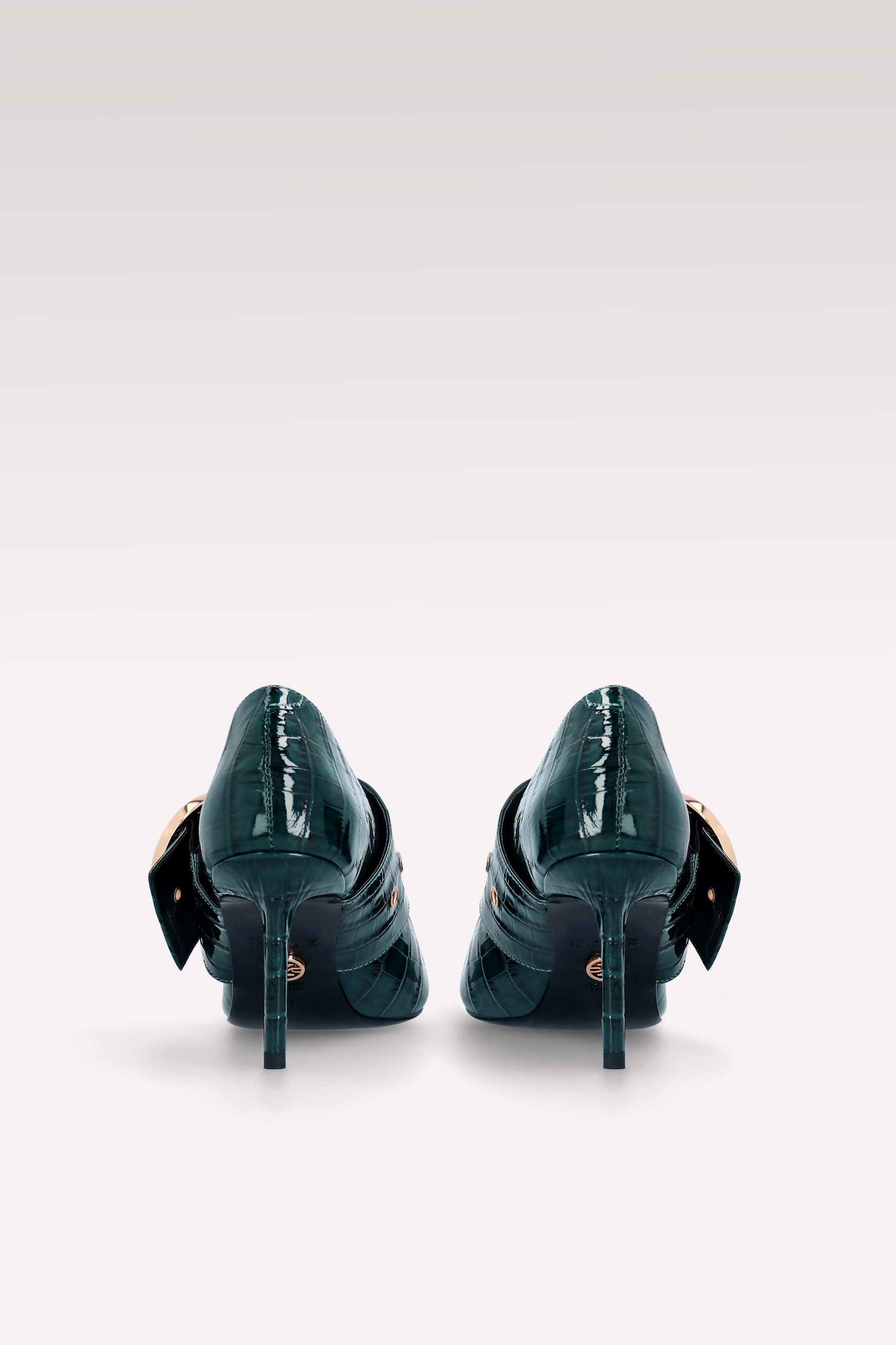 MIA 05 ОБУВКИ ОТ ЗЕЛЕНА ЛАЧЕНА КРОКО ЩАМПОВАНА КОЖА