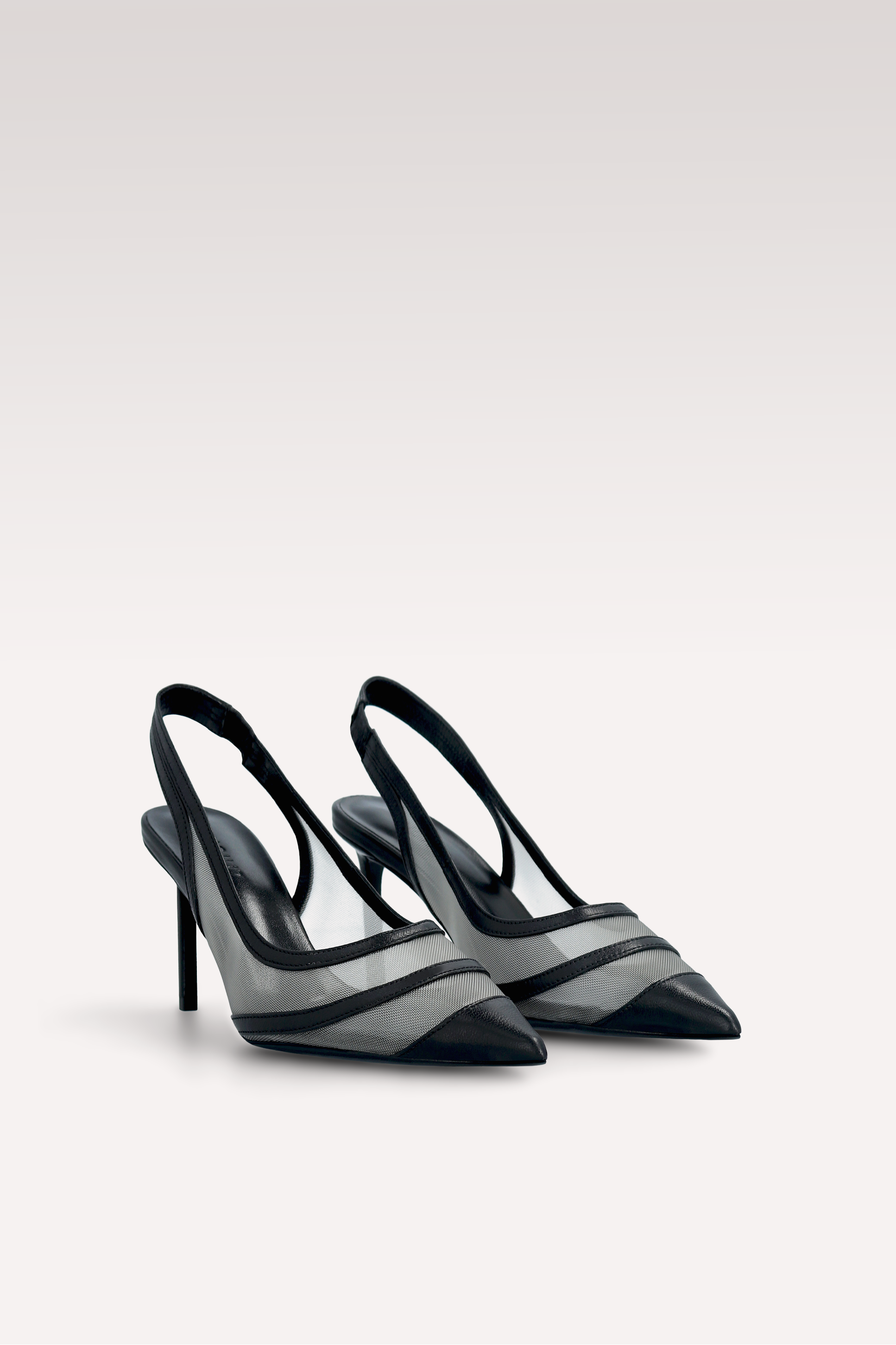 SIENNA ОБУВКИ И MILLY МАЛКА ЧАНТА ОТ ЧЕРНА ГЛАДКА КОЖА