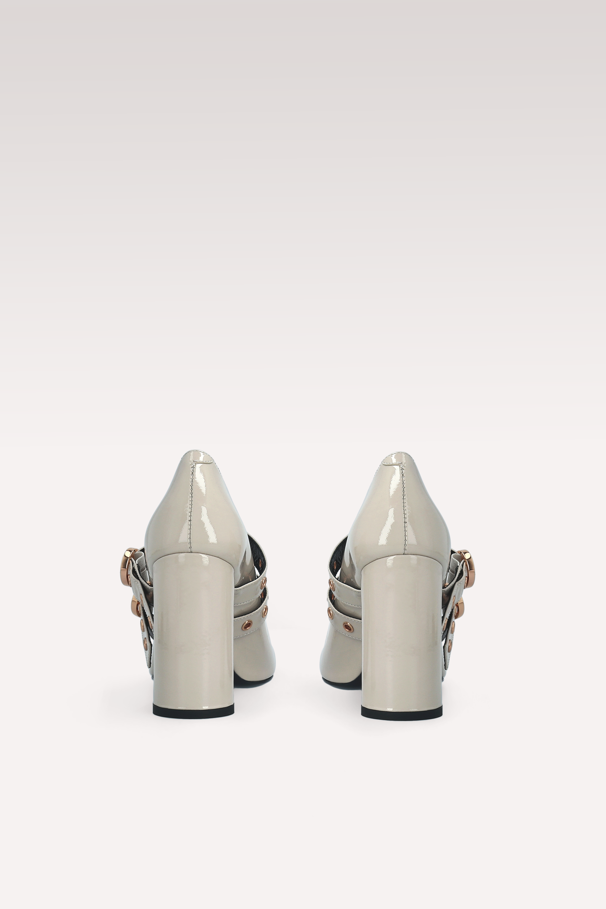 ДАМСКИ ОБУВКИ DAFNE 01 ОТ БЯЛА ЛАЧЕНА КОЖА