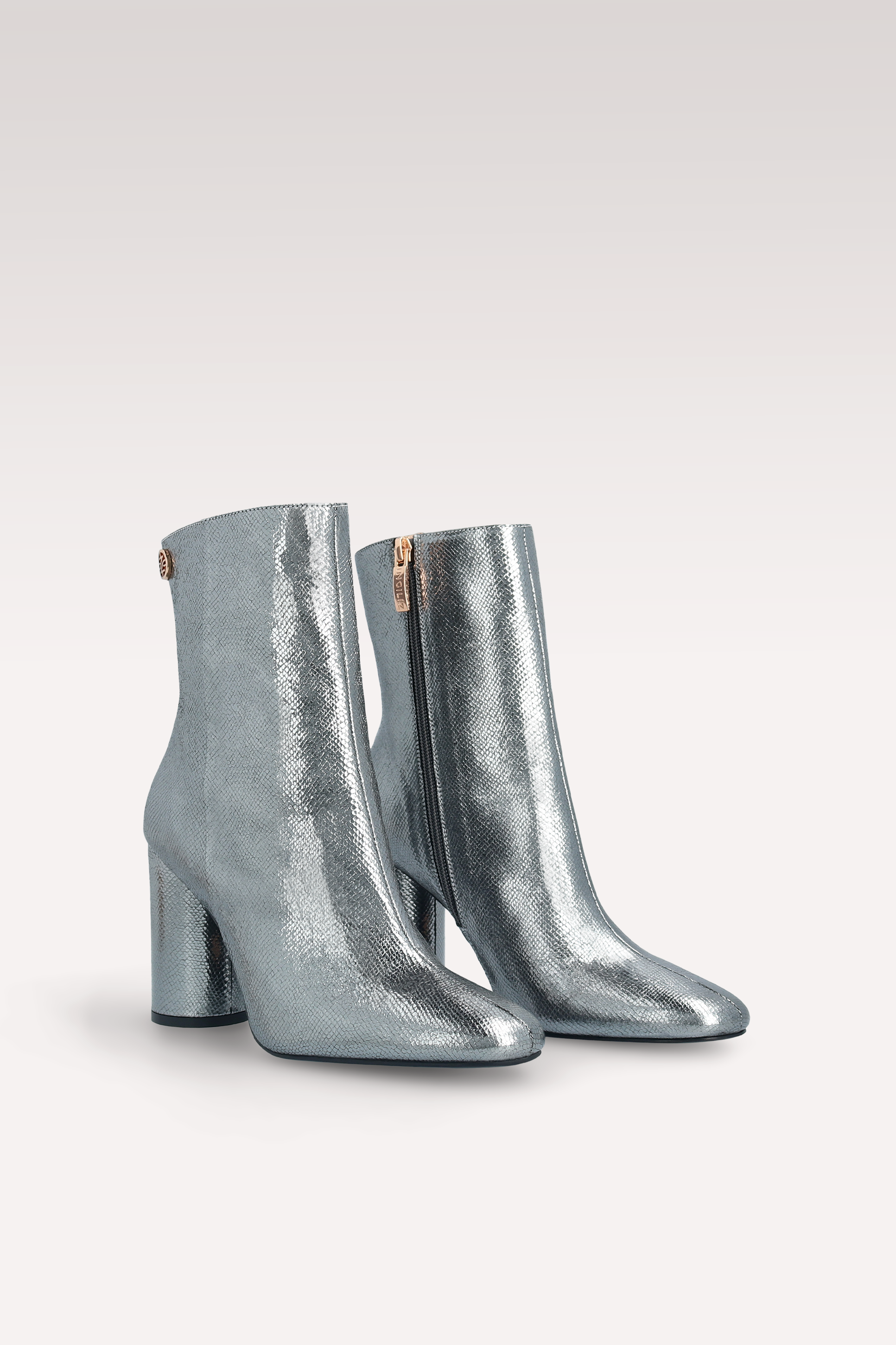 DAFNE 02 БОТИ ОТ ТЪМНО СРЕБЪРНА ЗМИЙСКИ ЩАМПОВАНА КОЖА