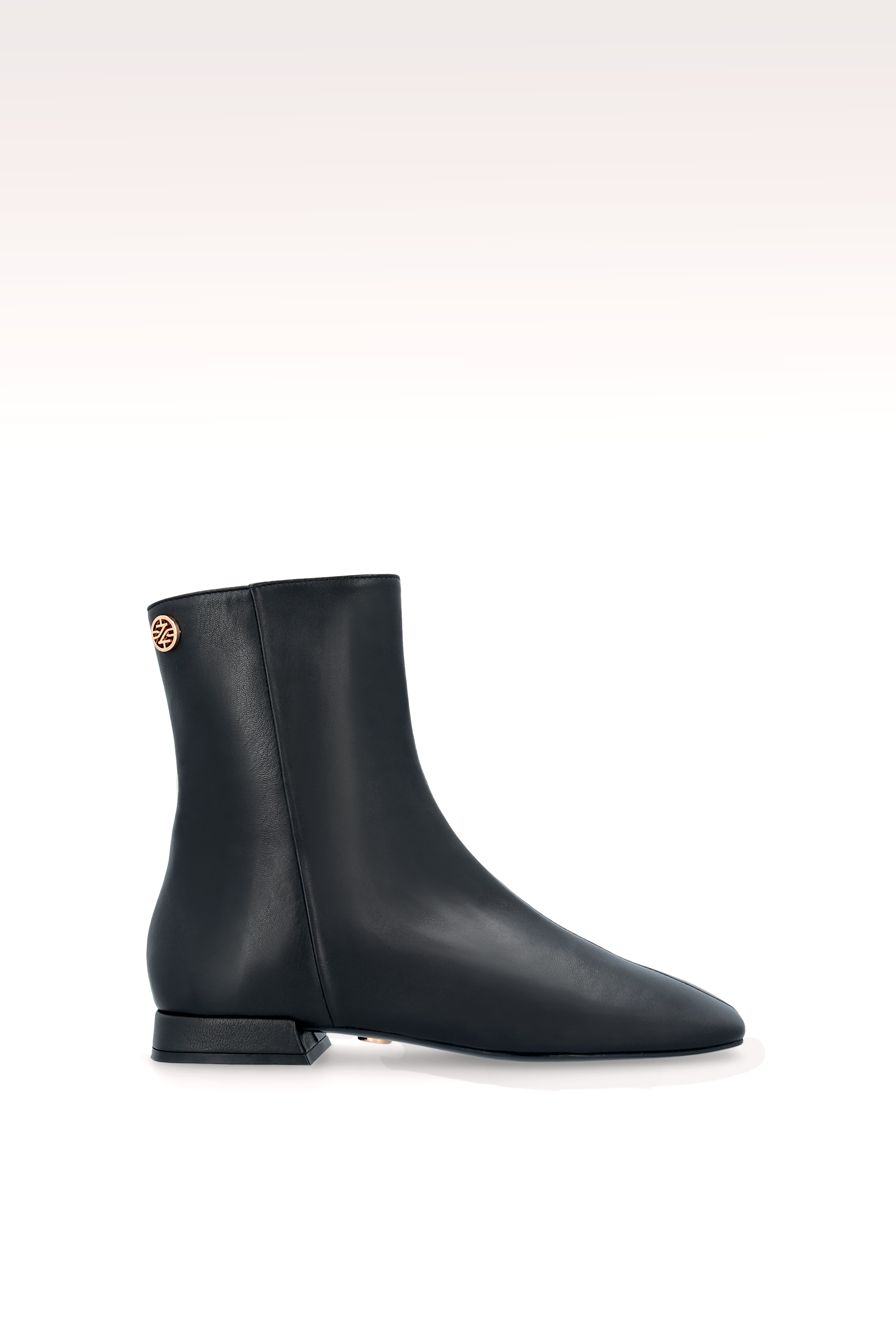 GILLY 01 БОТИ ОТ ЧЕРНА ГЛАДКА КОЖА