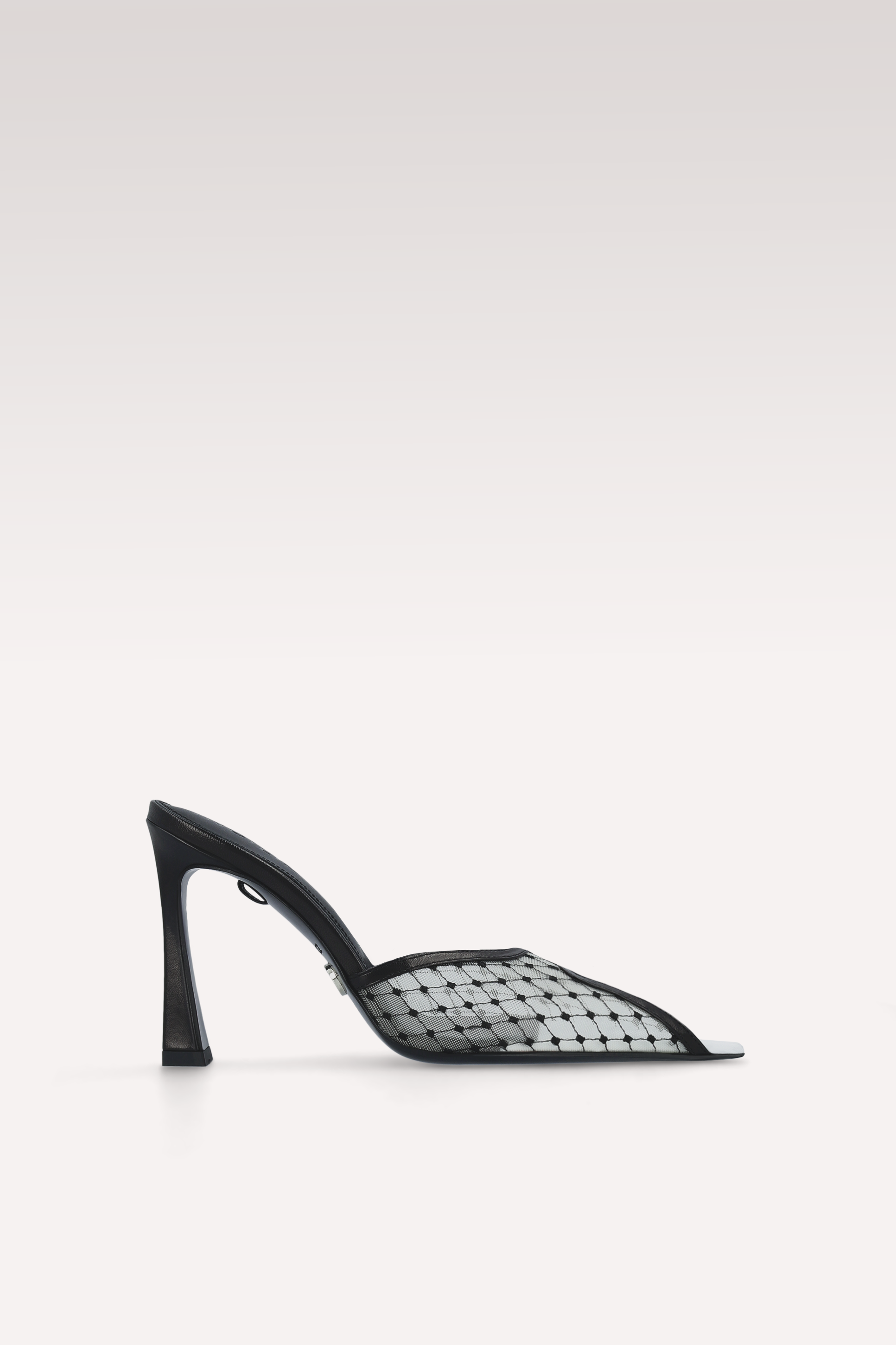 VELLORA ЧЕХЛИ ОТ ЧЕРНА И БЯЛА ЕСТЕСТВЕНА КОЖА И МРЕЖА