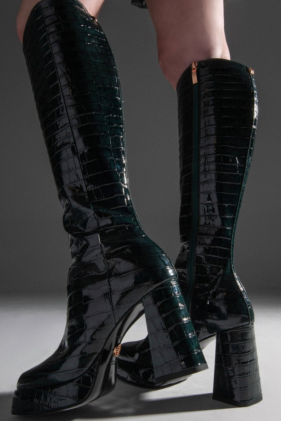 CINDY BOOT 01 БОТУШИ ОТ ЗЕЛЕНА ЛАЧЕНА КРОКО ЩАМПОВАНА КОЖА